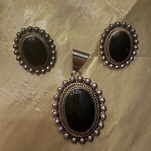 Elegant Black and Silver Jewelry Set